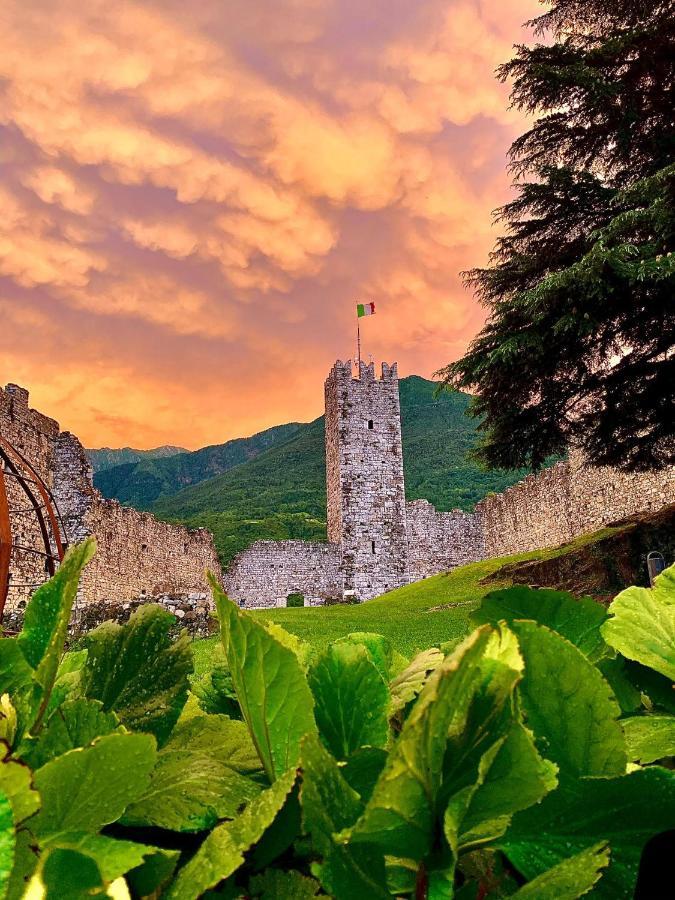 La Casa Sulla Collina Del Castello Villa Breno Dış mekan fotoğraf