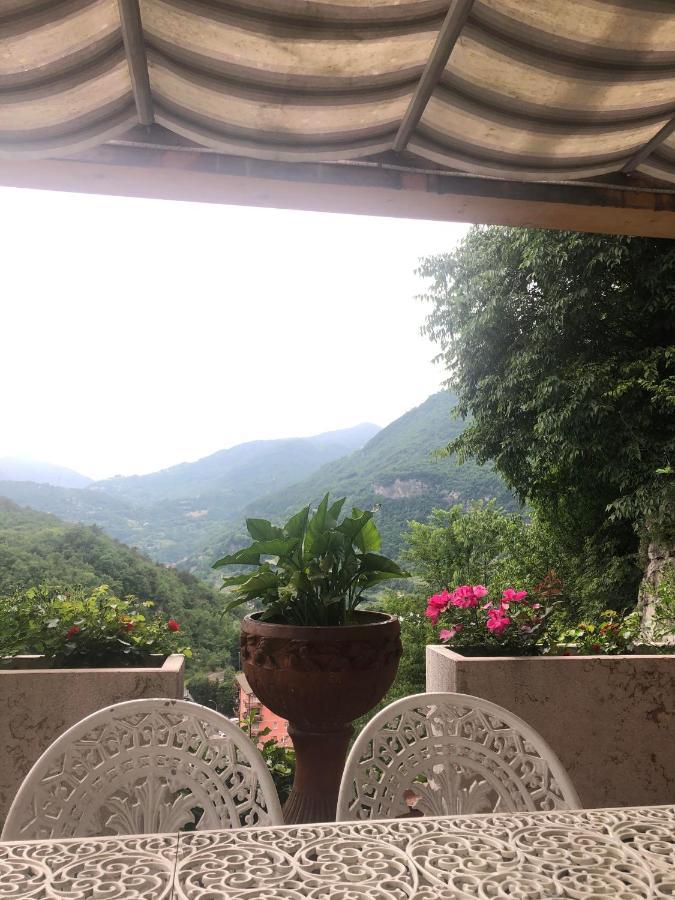 La Casa Sulla Collina Del Castello Villa Breno Dış mekan fotoğraf