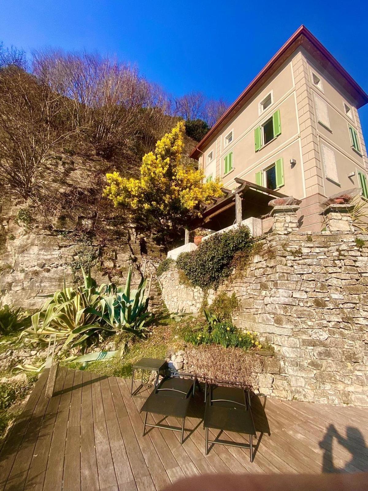 La Casa Sulla Collina Del Castello Villa Breno Dış mekan fotoğraf